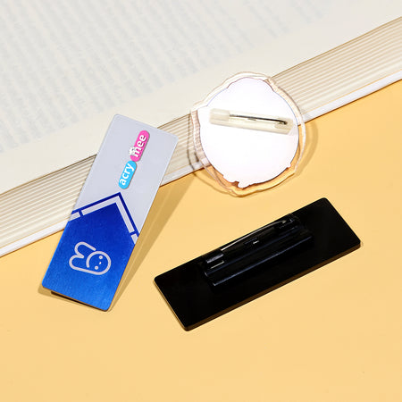 Pins personnalisés en acrylique - Premier trimestre 2025